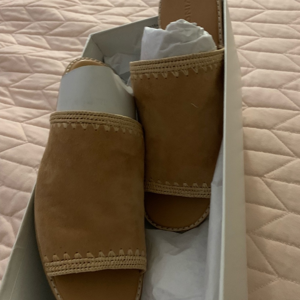 Vince Flat Sandals